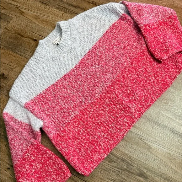 Sincerely Jules • Oversized Cropped Sweater - Picture 2 of 7